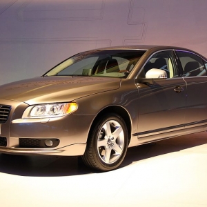 2011֠S80LT4 2.0а 36.8f
