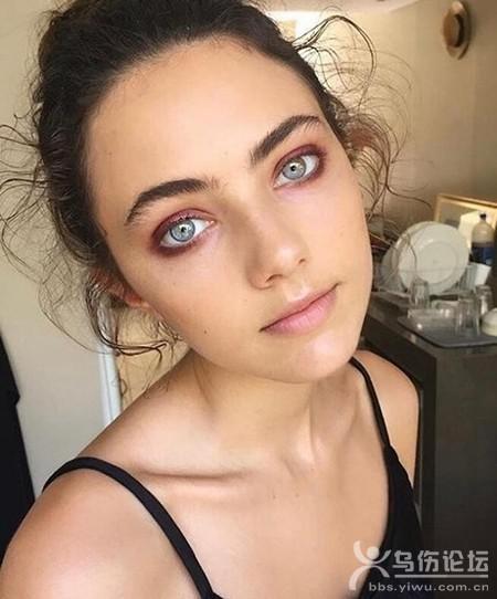 1۷ɫ{(dio)Ӱ(Pink Eyeshadow)