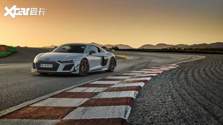 WR8 V10 GT RWD